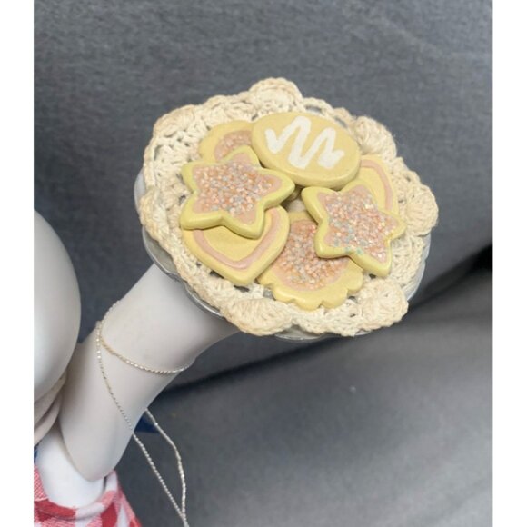 Danbury Mint Pillsbury Doughboy Porcelain Collector Doll with Chef Hat & Apron - Picture 5 of 13